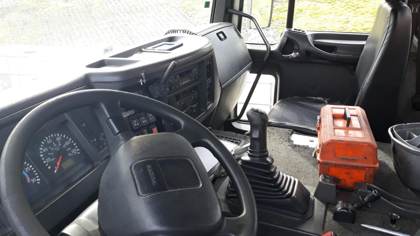 VOLVO FL 250 — image 6