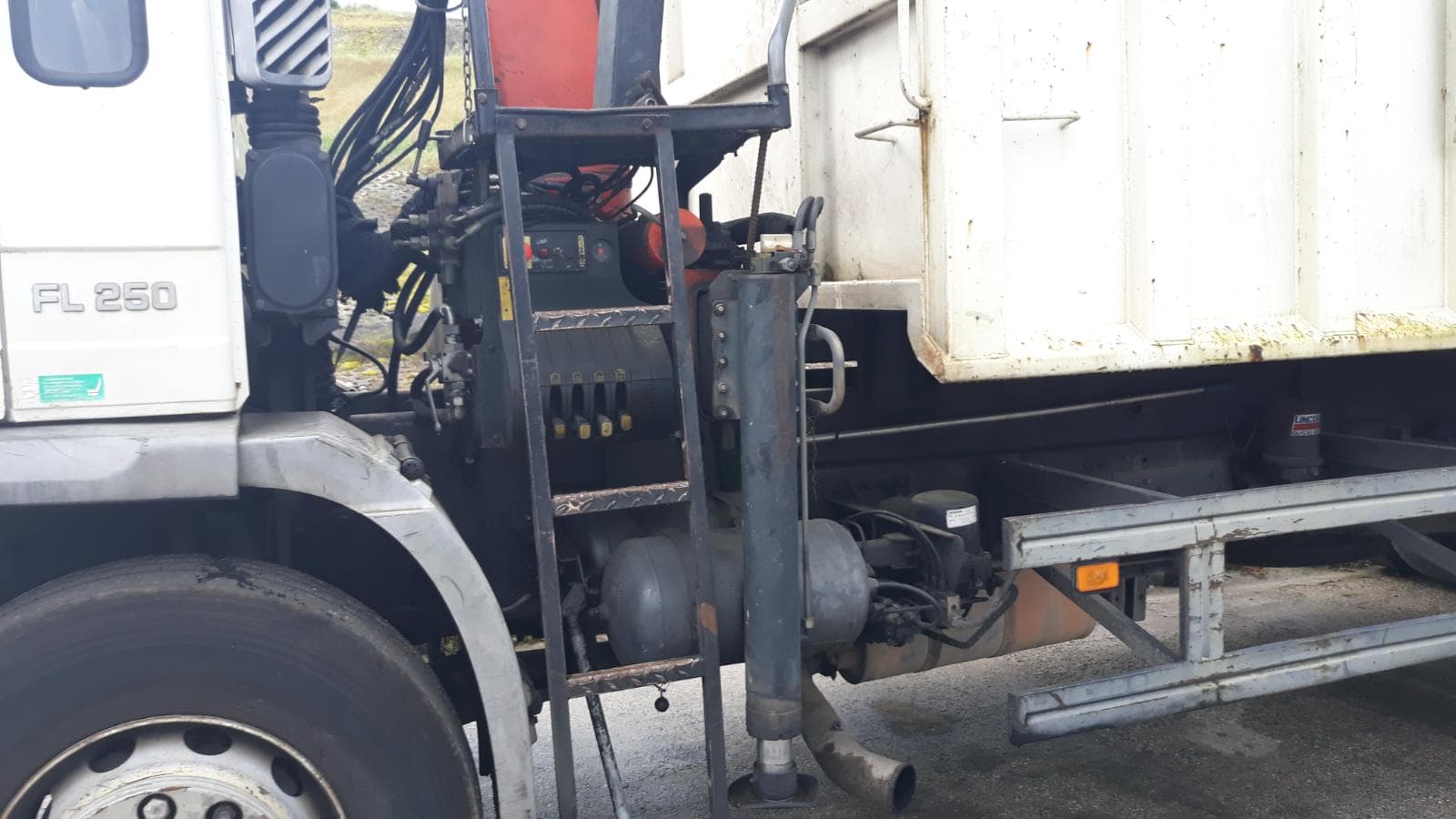VOLVO FL 250 — imagem 4