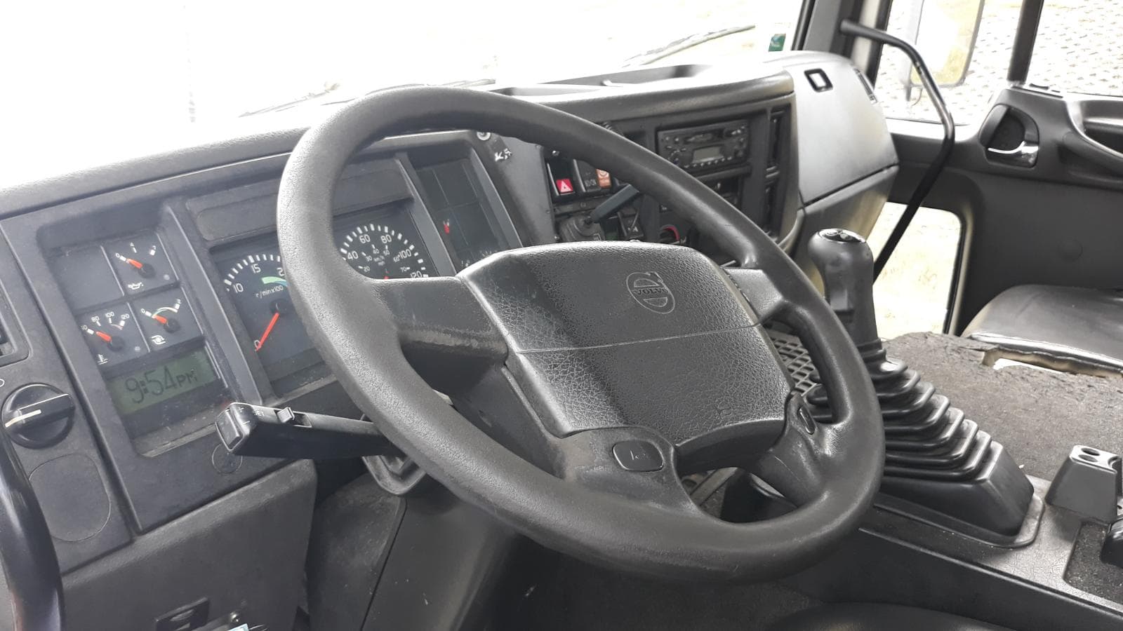 VOLVO FL 250 — imagem 6