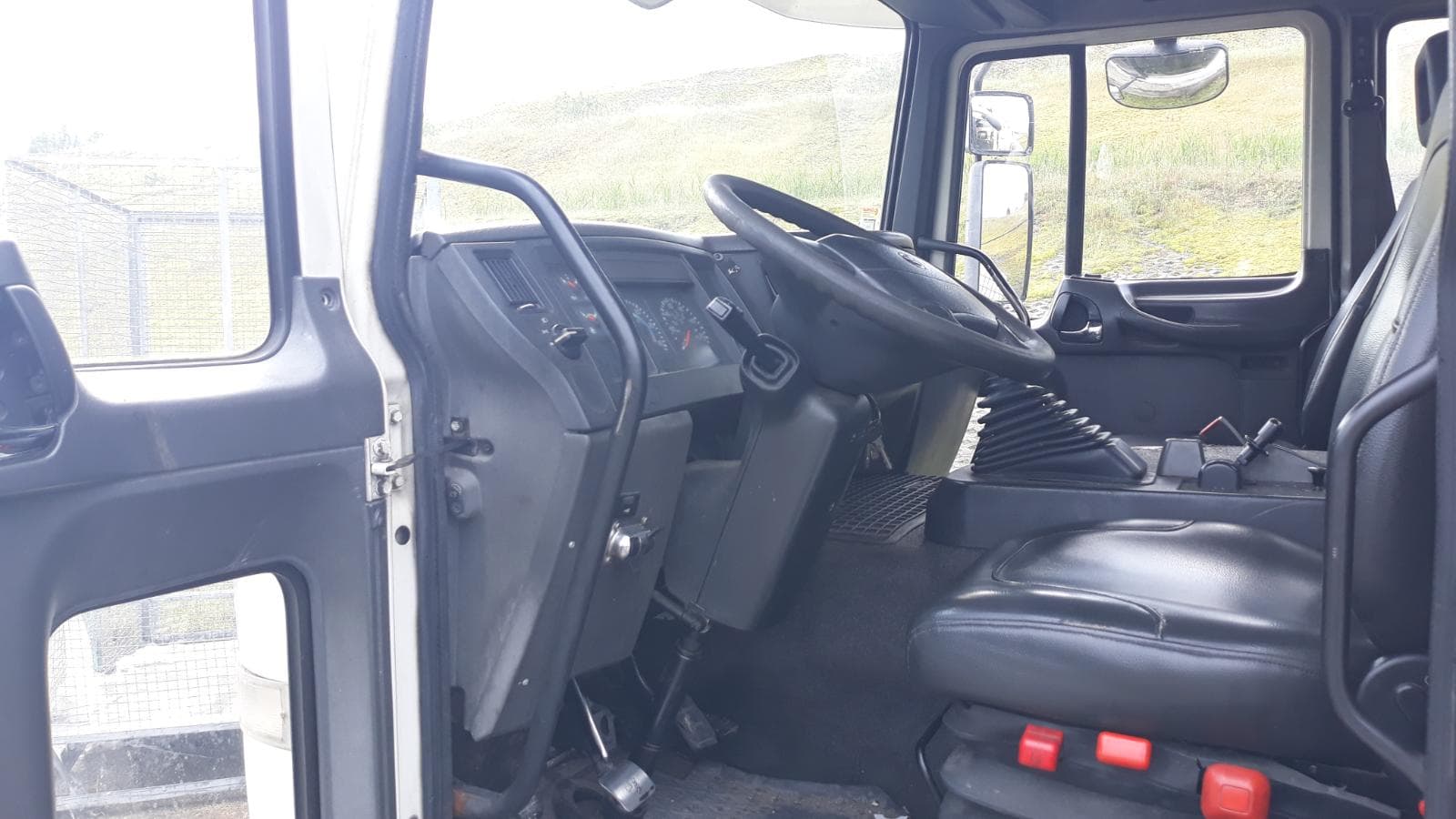 VOLVO FL 250 — imagem 5