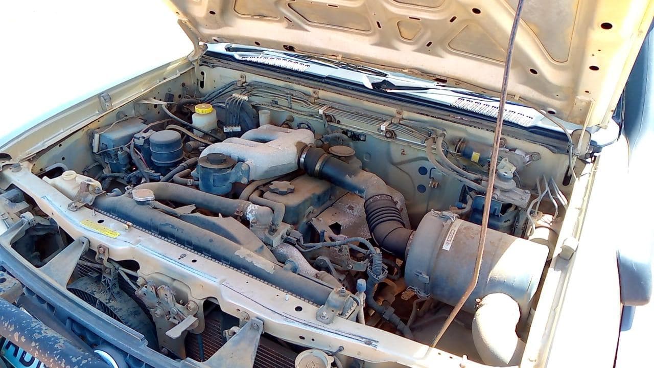 Nissan Hardbody · — imagem 8
