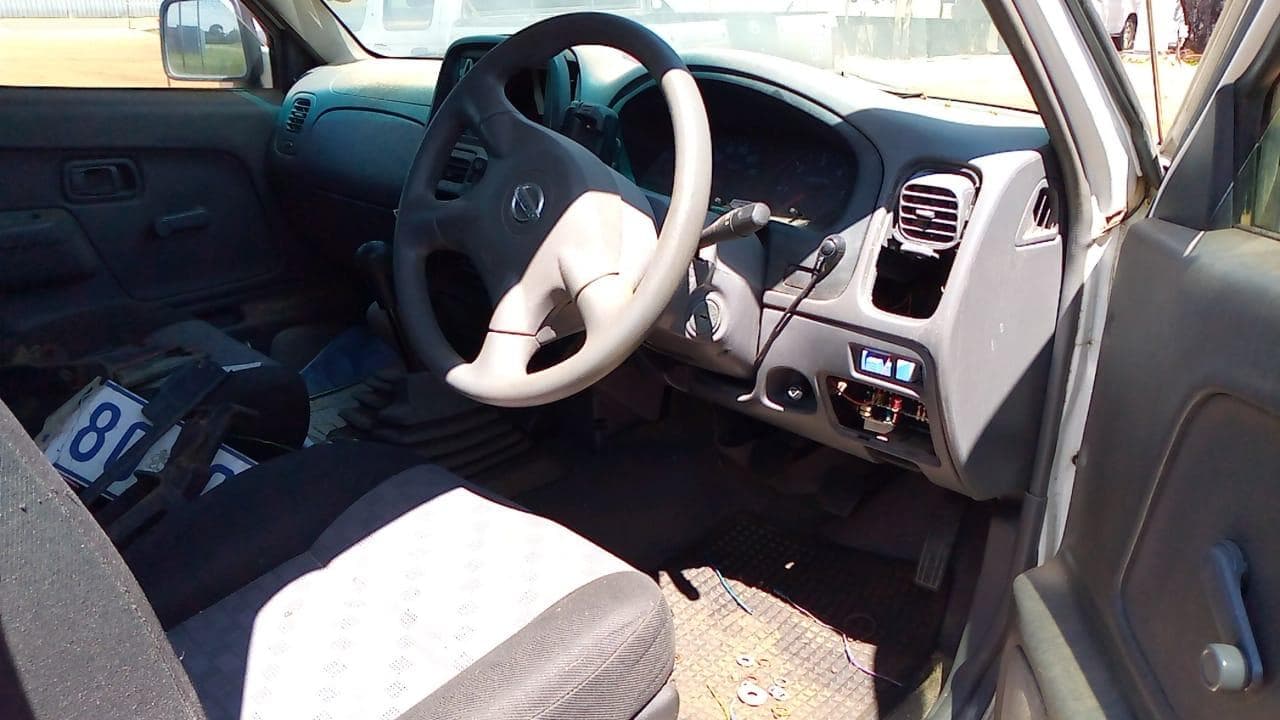 Nissan Hardbody · — imagem 4