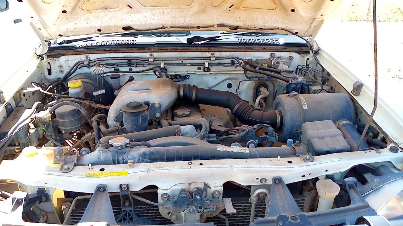 Nissan Hardbody · — imagem 6