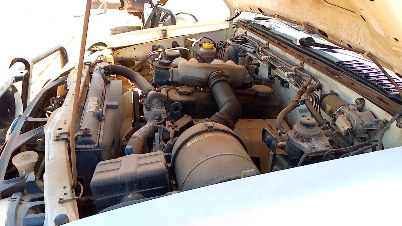 Nissan Hardbody · — imagem 7