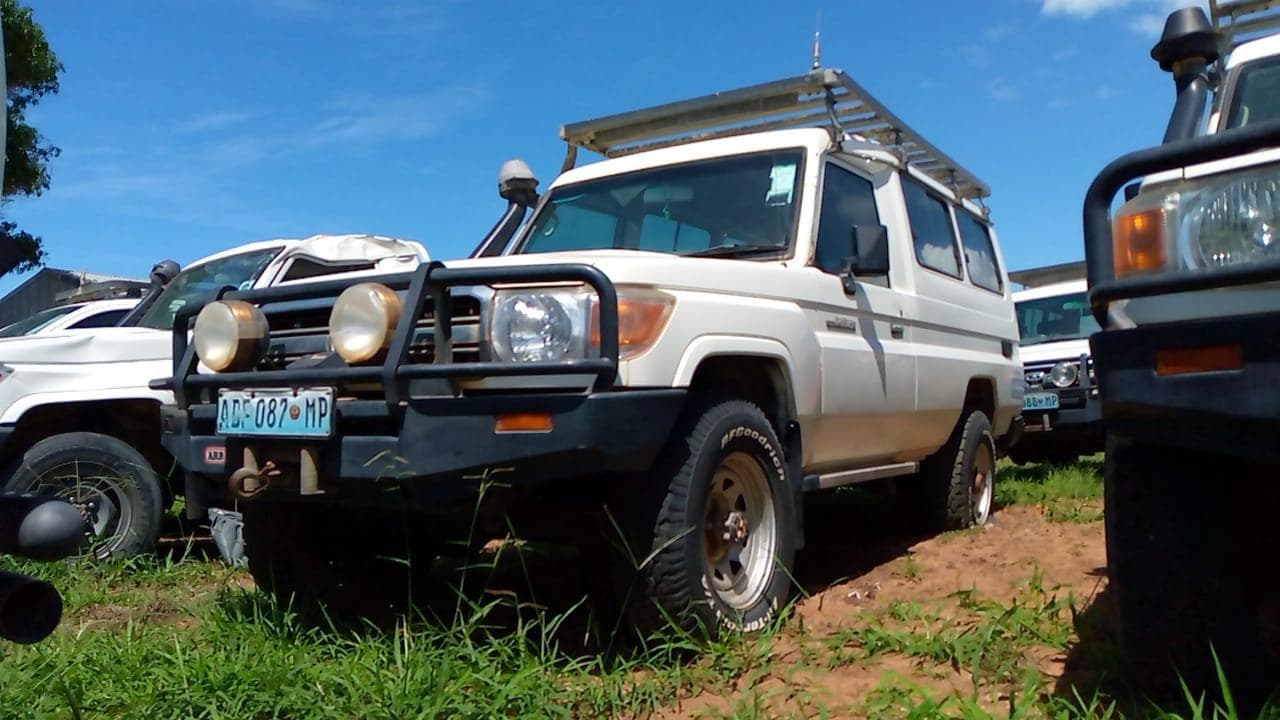 Toyota Landcruiser ·