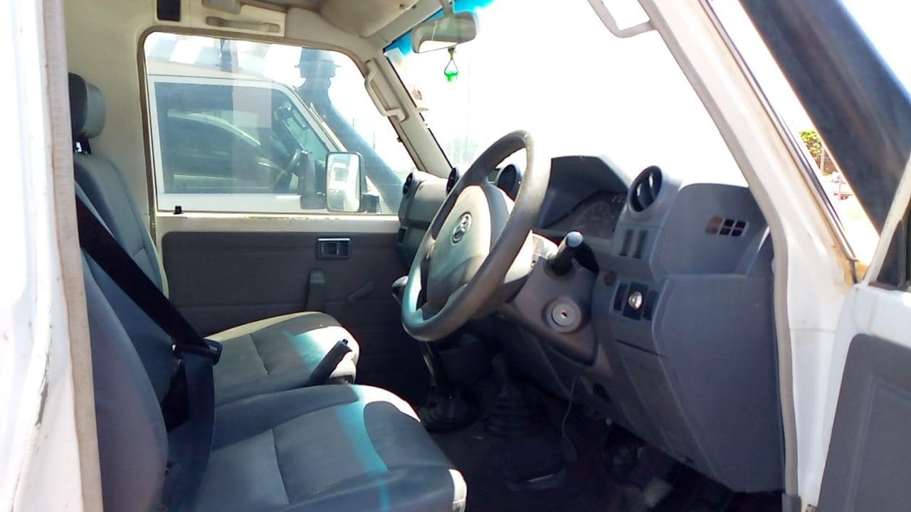 Toyota Landcruiser · — imagem 7