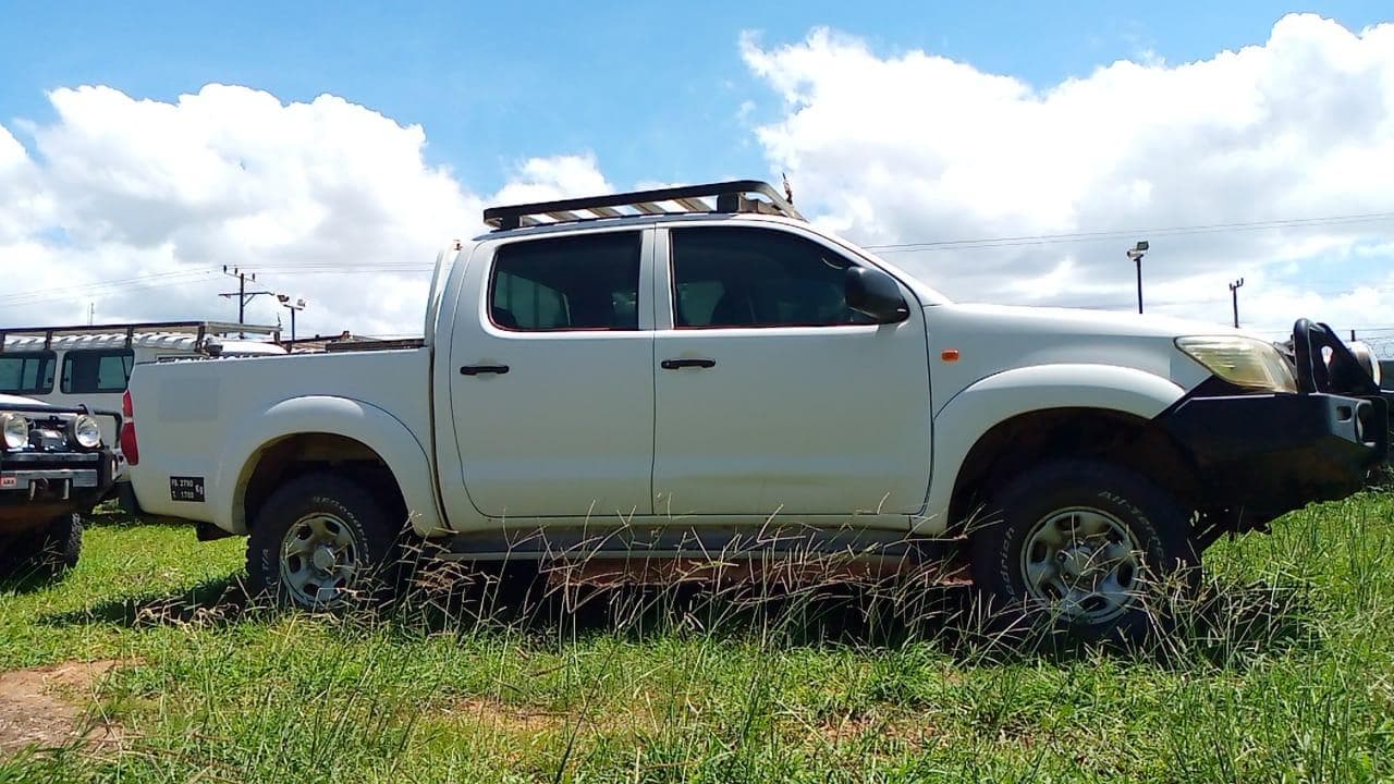 Toyota Hilux · — image 8