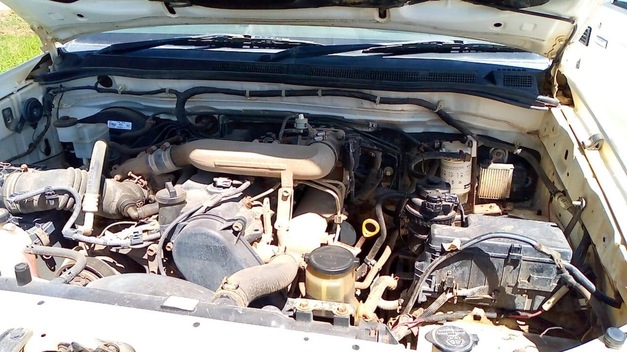 Toyota Hilux · — image 9