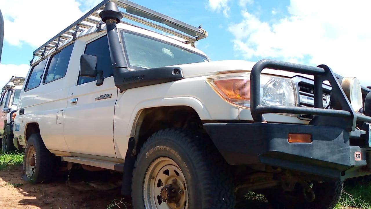 Toyota Landcruiser · — image 4