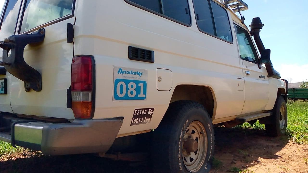 Toyota Landcruiser · — image 5