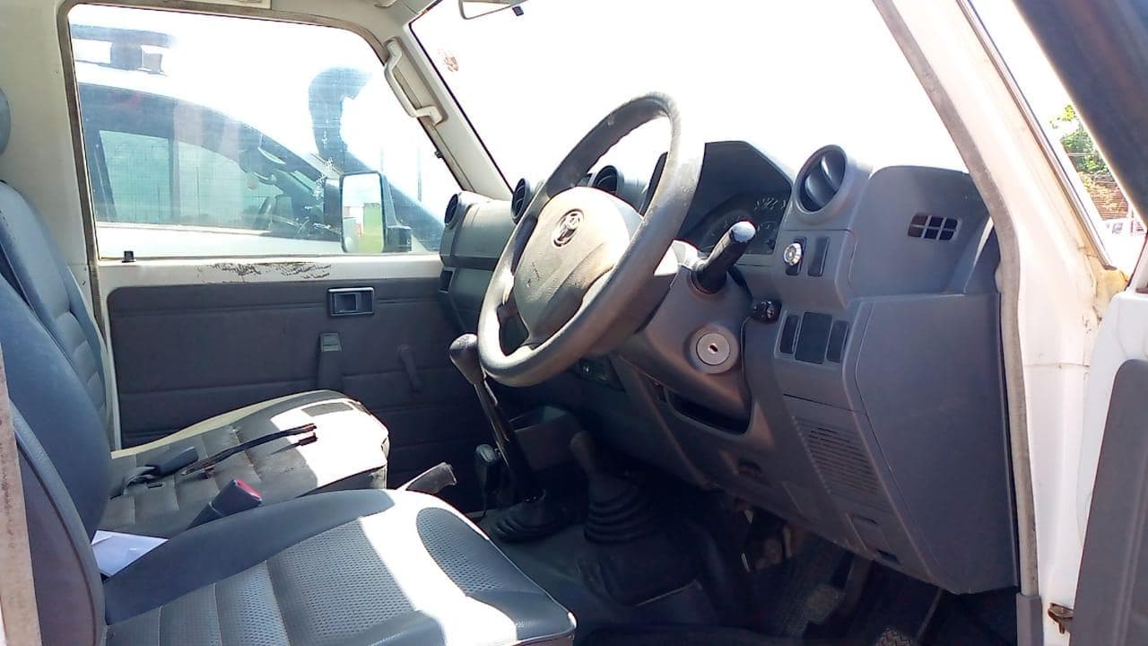Toyota Landcruiser · — image 9