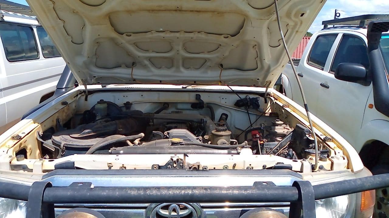 Toyota Landcruiser · — image 10