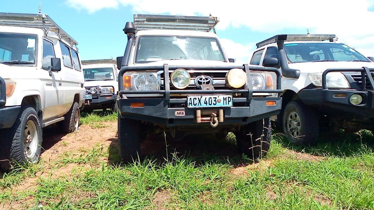 Toyota Landcruiser · — image 13