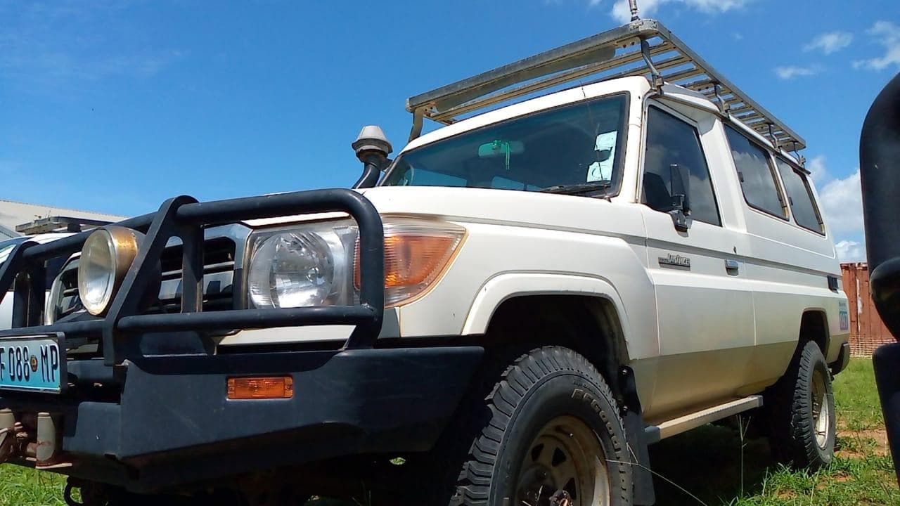 Toyota Landcruiser ·