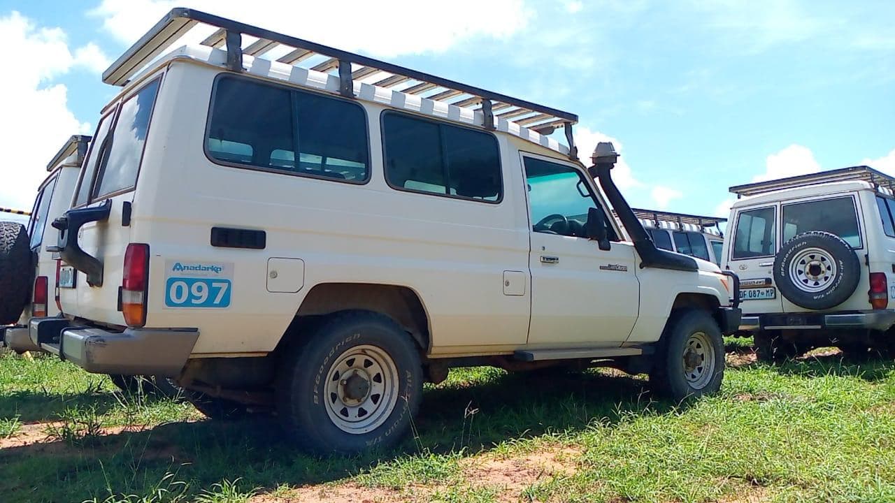 Toyota Landcruiser · — image 12