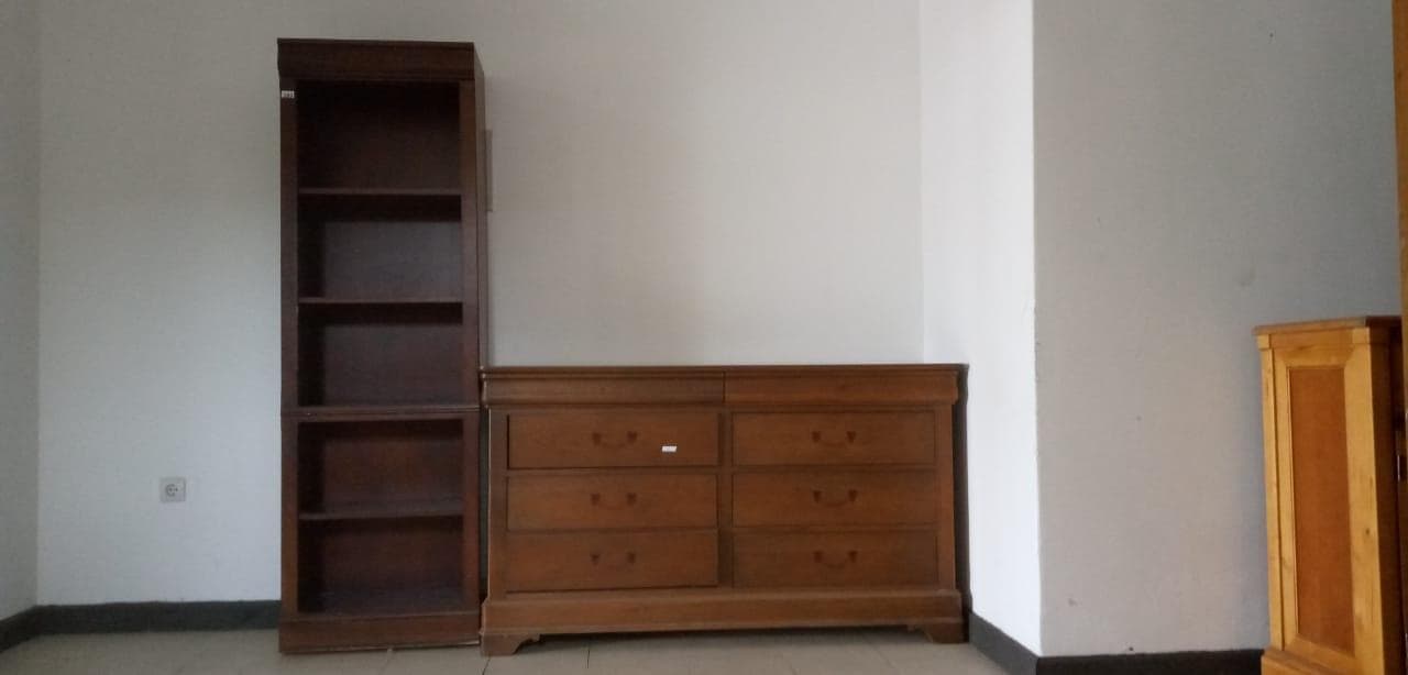 Mobilier de maison · — image 1