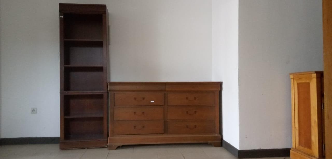 Mobilier de maison · — image 2