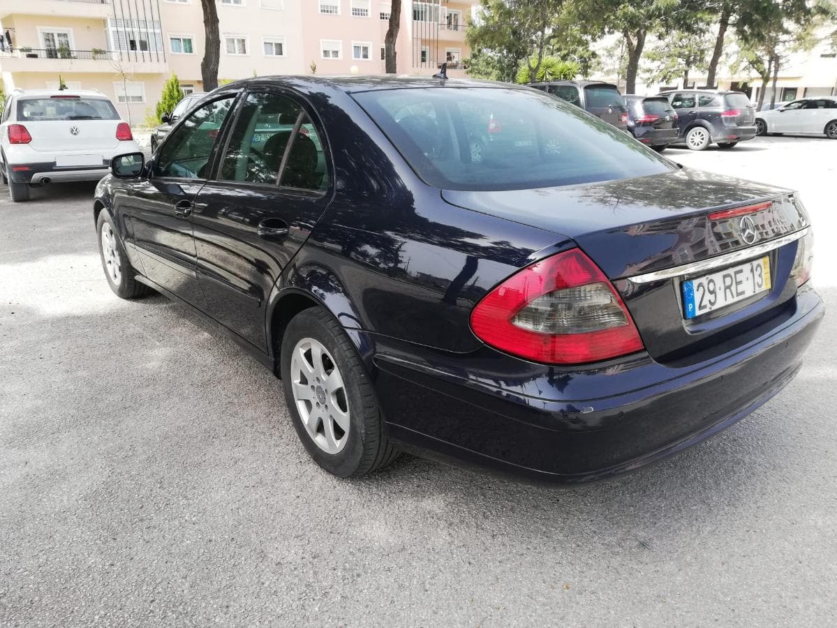 Mercedes-Benz E220 CDI — image 5