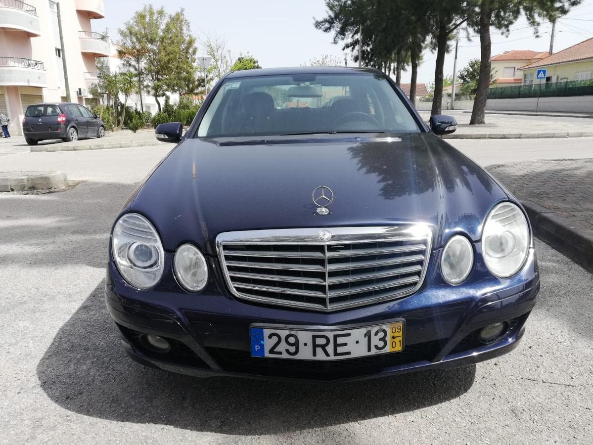 Mercedes-Benz E220 CDI — image 4