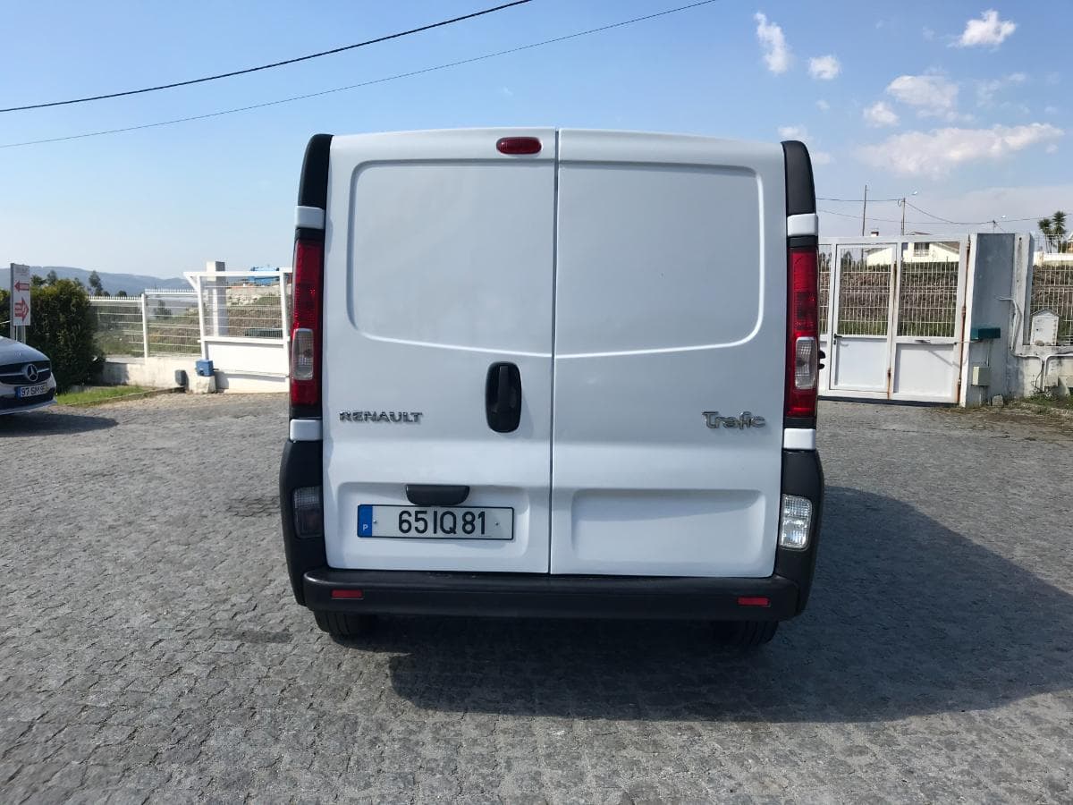 Renault Trafic 2.0 DCI · 3 Lugares · Ano 2010 — imagen 5