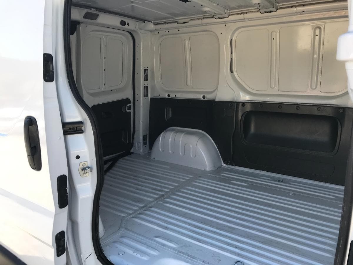 Renault Trafic 2.0 DCI · 3 Lugares · Ano 2010 — imagen 9
