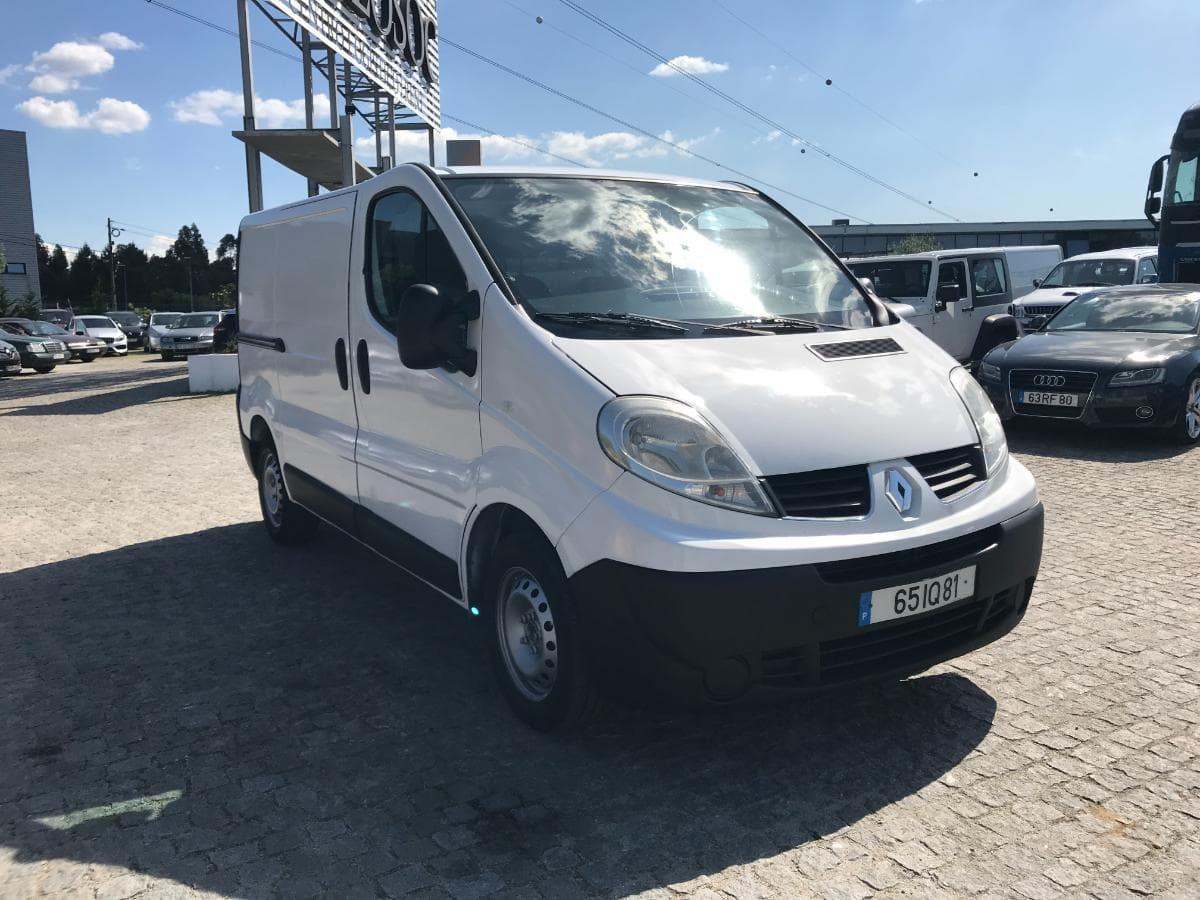 Renault Trafic 2.0 DCI · 3 Lugares · Ano 2010 — imagen 1