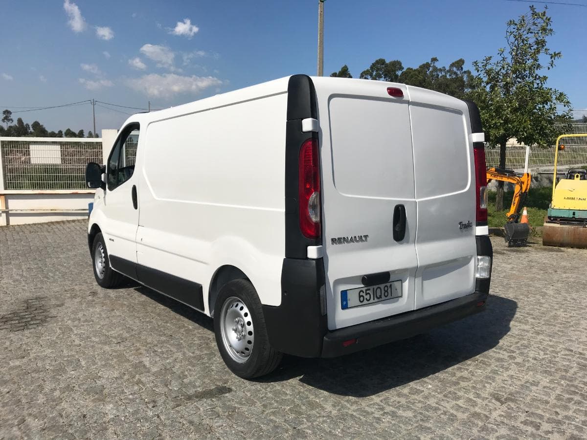 Renault Trafic 2.0 DCI · 3 Lugares · Ano 2010 — imagen 6