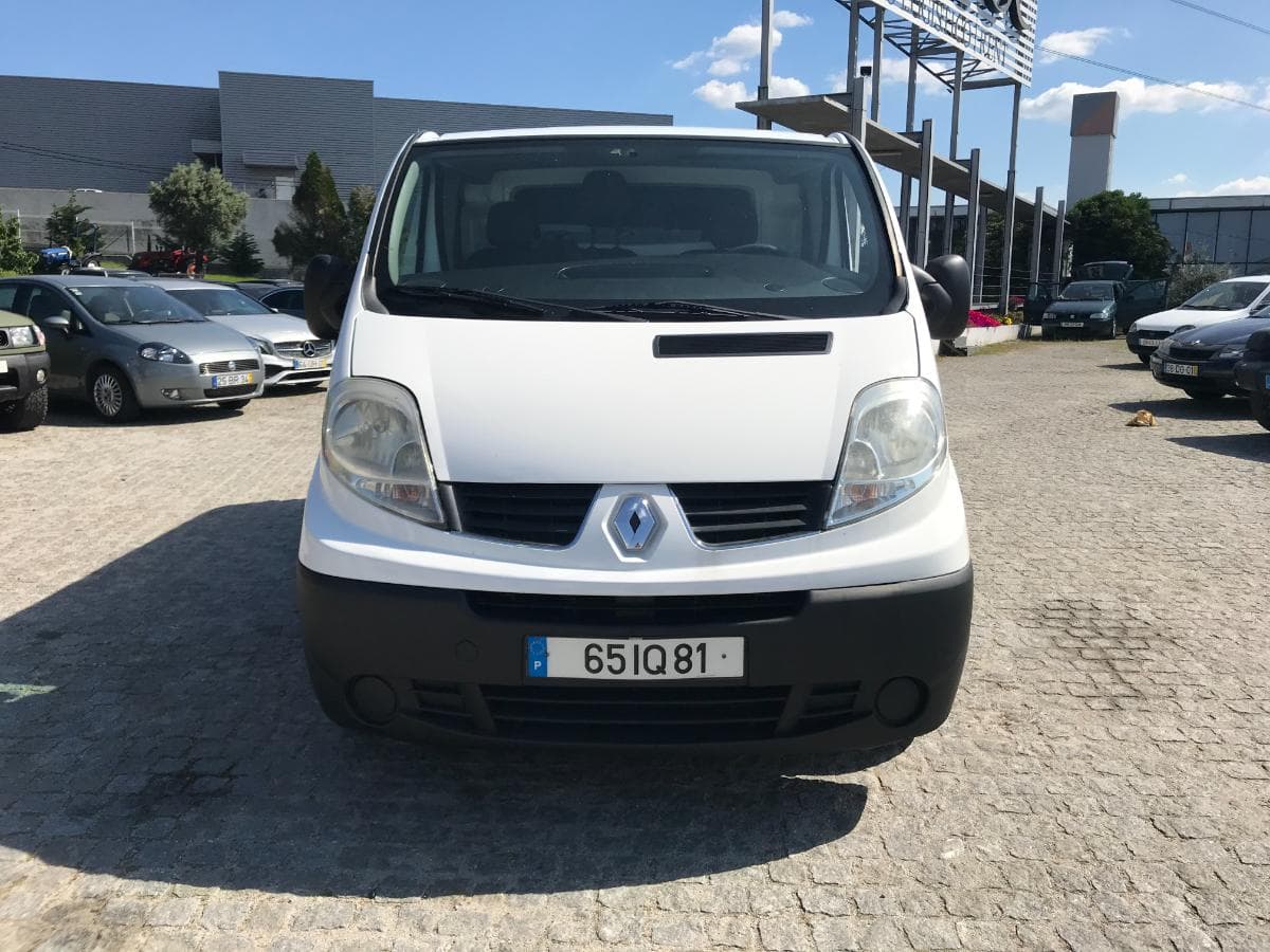 Renault Trafic 2.0 DCI · 3 Lugares · Ano 2010 — imagen 2