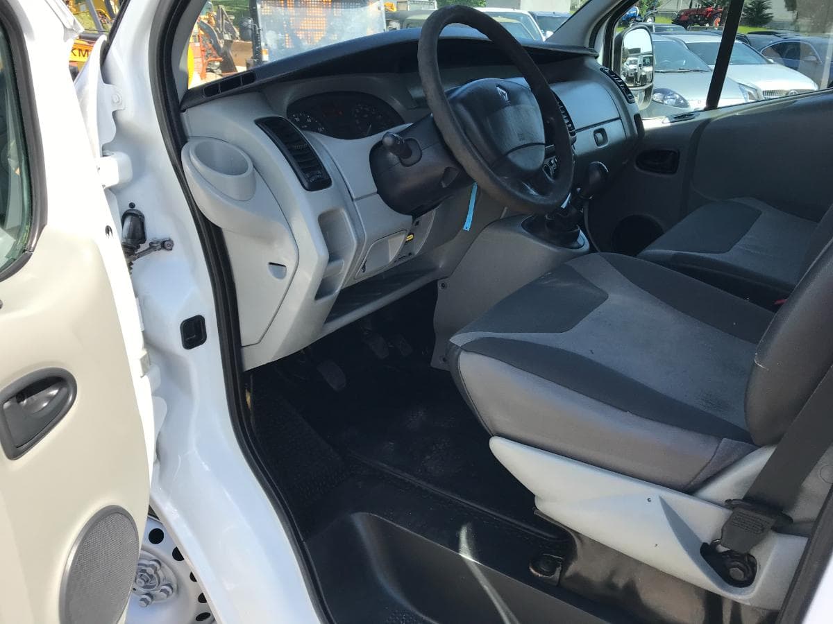 Renault Trafic 2.0 DCI · 3 Lugares · Ano 2010 — imagen 13