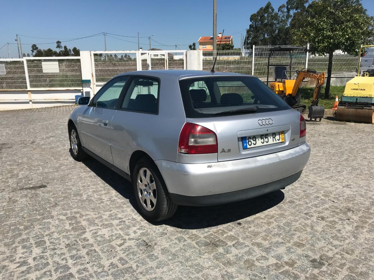 Audi A3 1.9 TDI · Ano 2001 — imagem 4