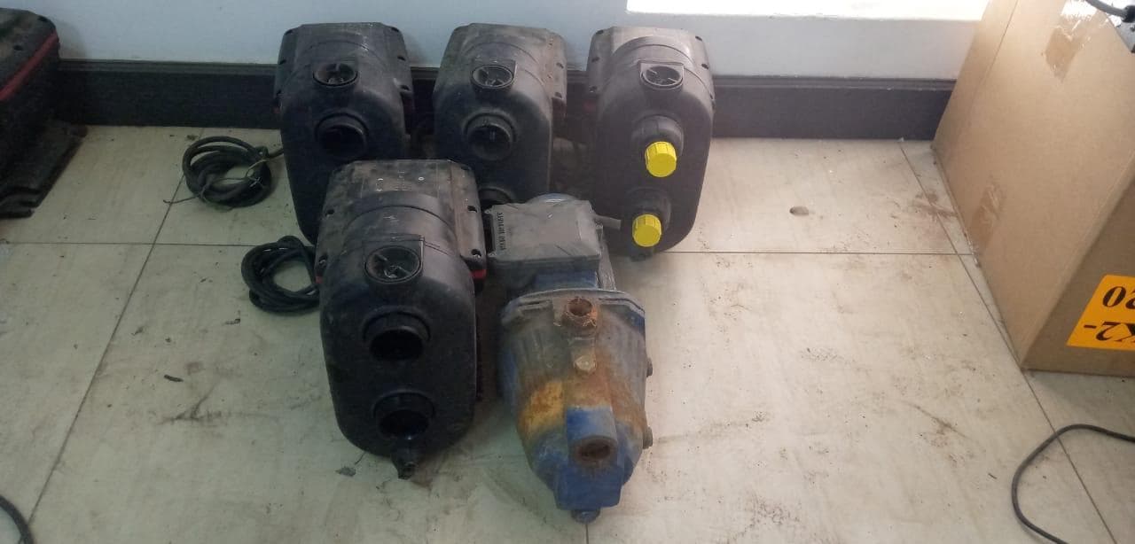 Bombas  de água. ·