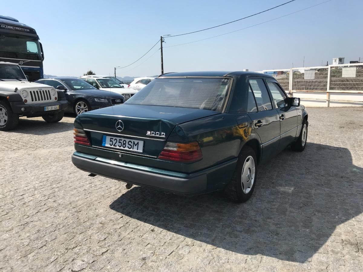 Mercedes-Benz 200D · Ano 2001 — imagem 4