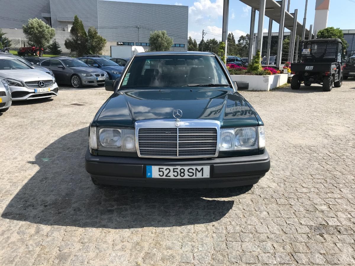 Mercedes-Benz 200D · Ano 2001 — imagem 2