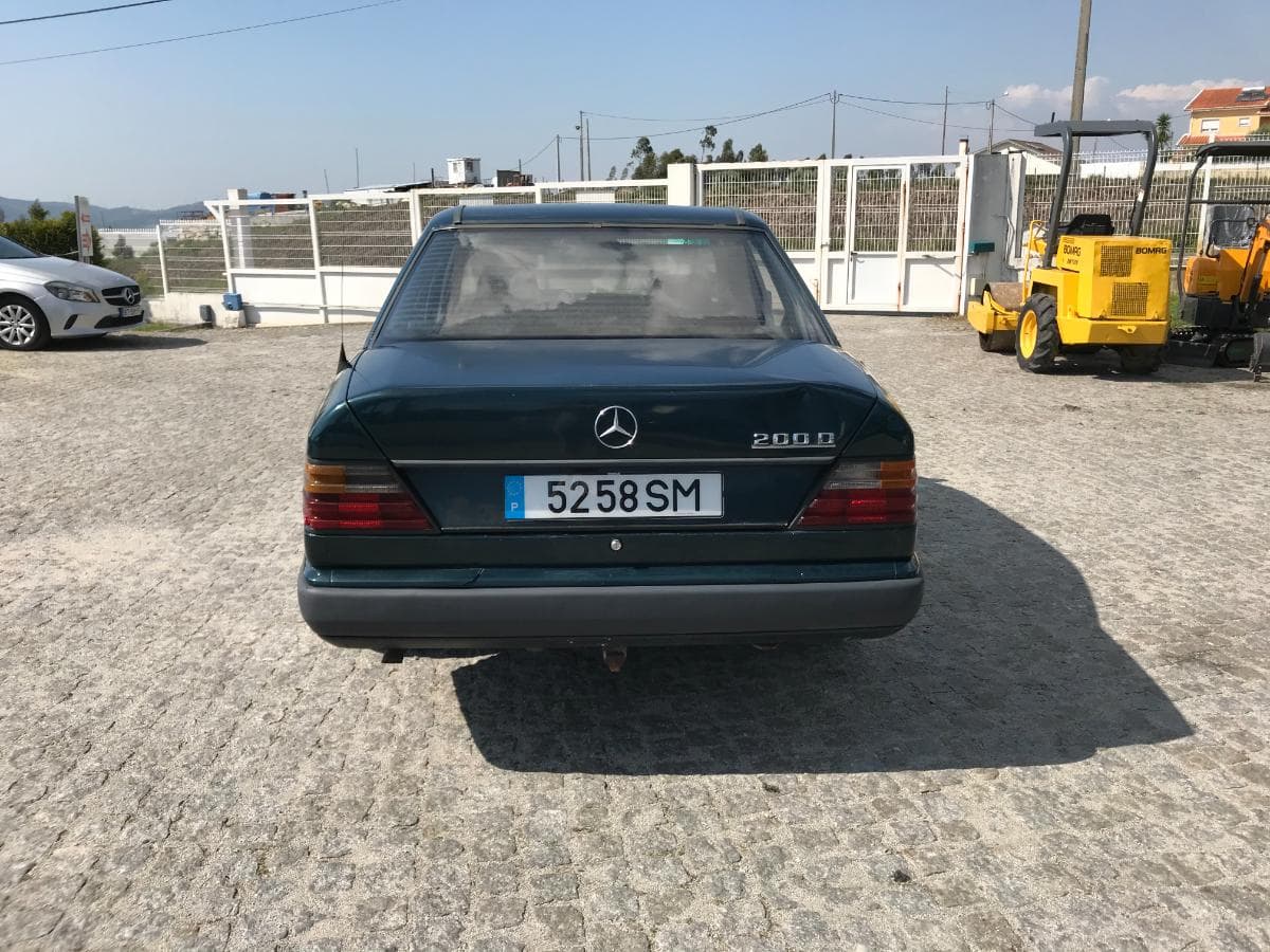 Mercedes-Benz 200D · Ano 2001 — imagem 5