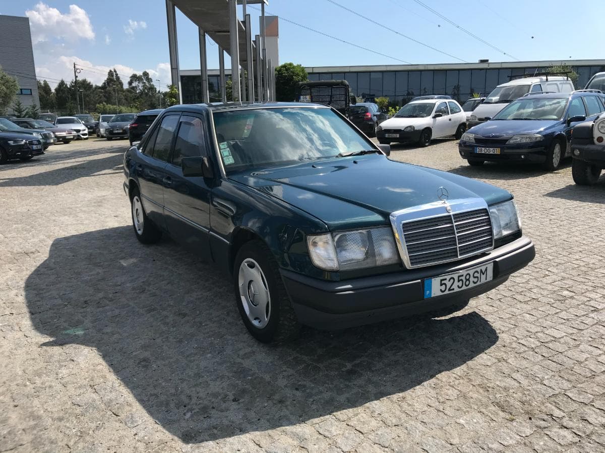 Mercedes-Benz 200D · Ano 2001