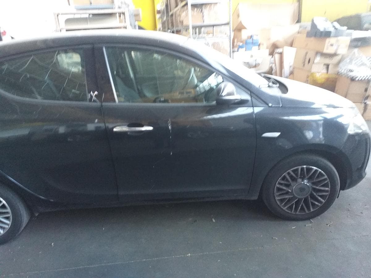 LANCIA Y10 — imagem 3