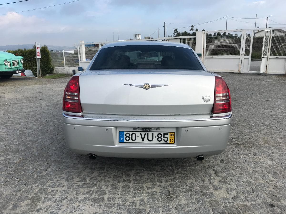 Chrysler 300 C 5.7L V8 Sedan · Ano 2008 — imagem 4