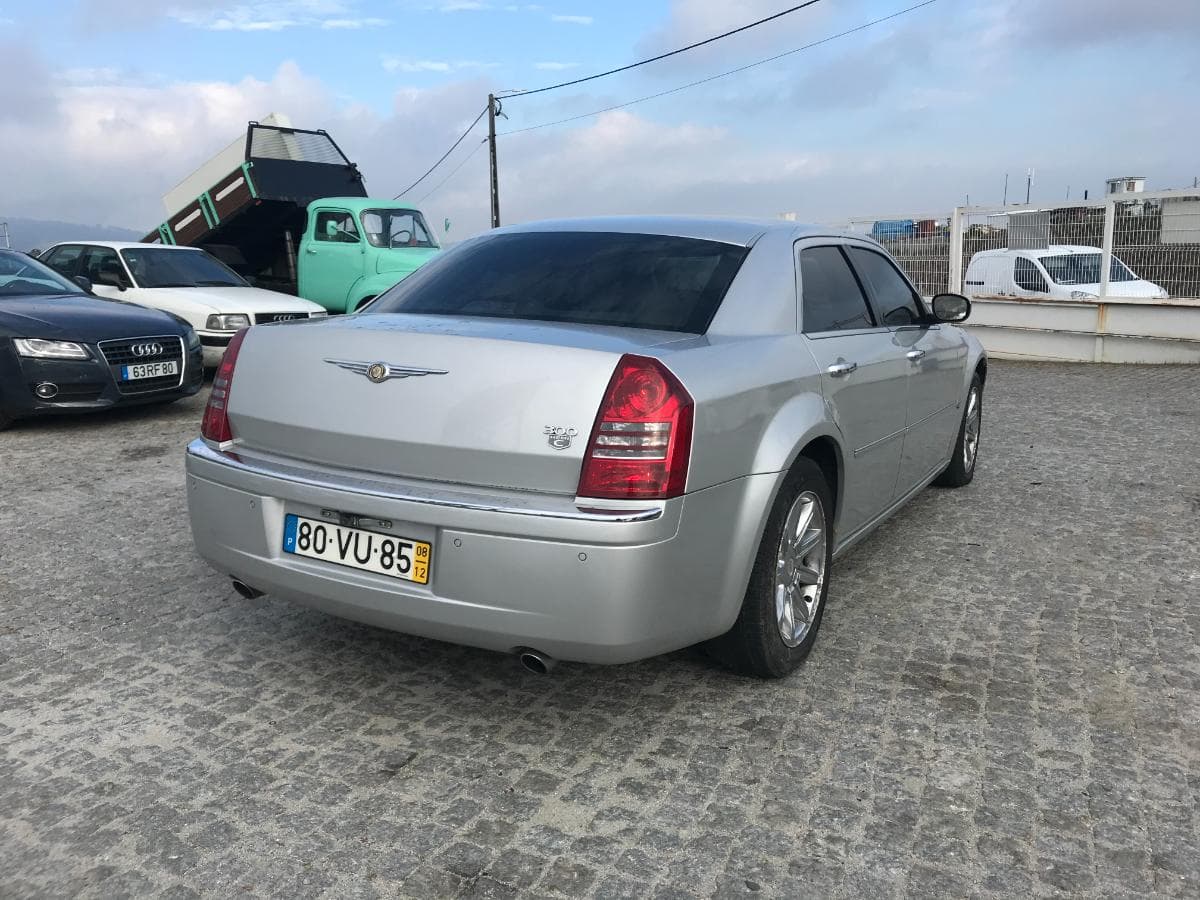 Chrysler 300 C 5.7L V8 Sedan · Ano 2008 — imagem 5