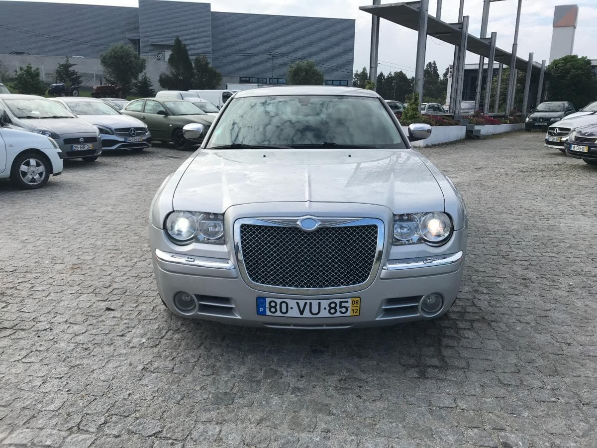 Chrysler 300 C 5.7L V8 Sedan · Ano 2008 — imagem 2