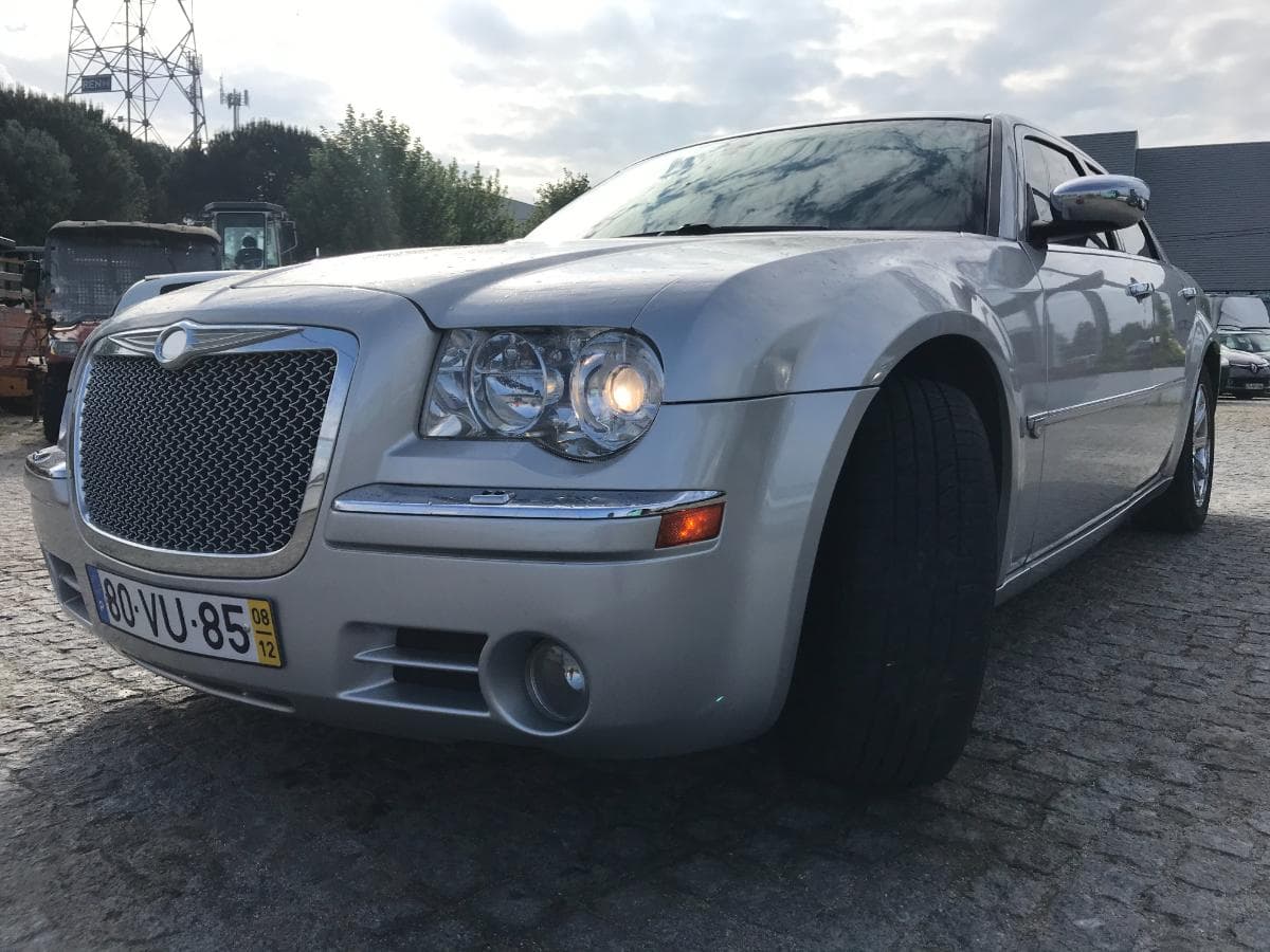 Chrysler 300 C 5.7L V8 Sedan · Ano 2008 — imagem 9