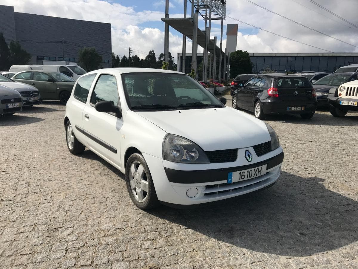 Renault Clio 1.5 DCI · Ano 2004