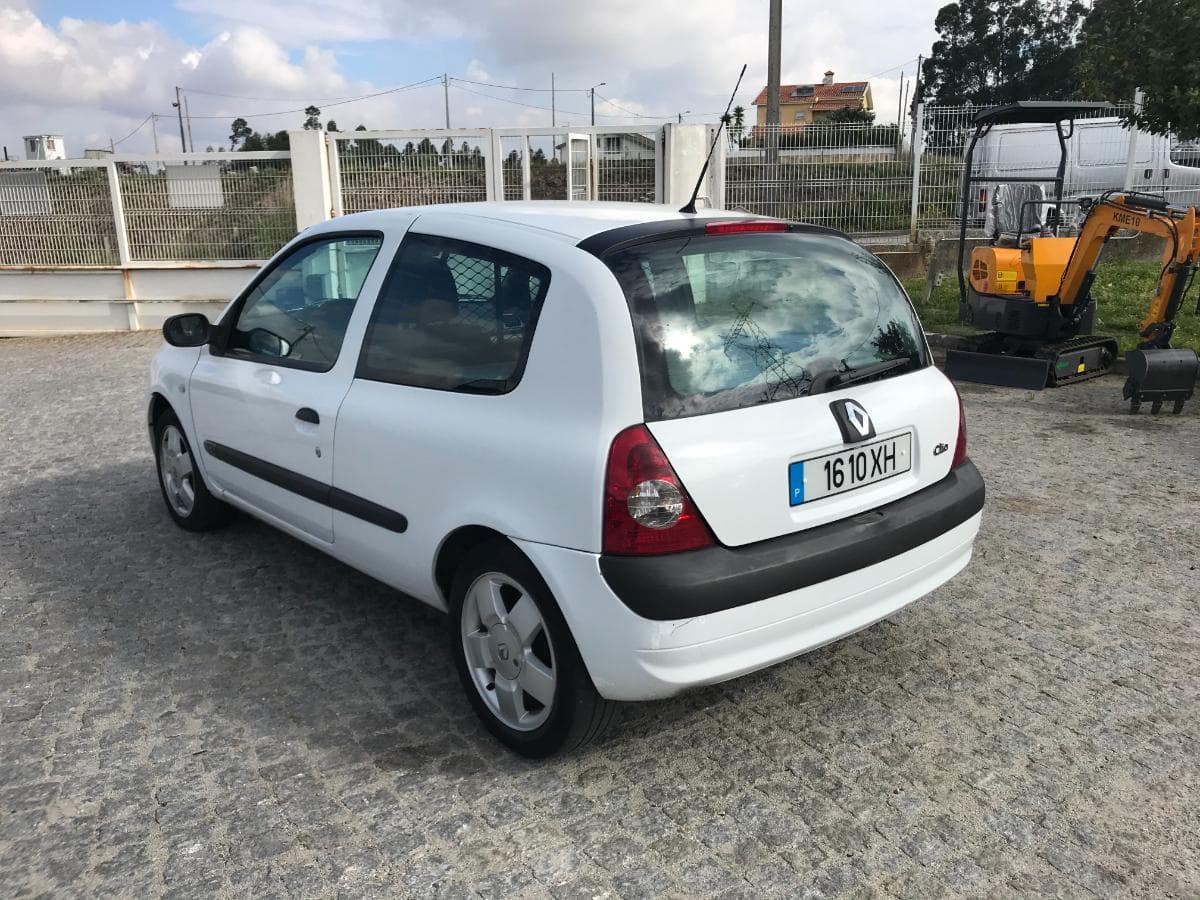 Renault Clio 1.5 DCI · Ano 2004 — imagem 6