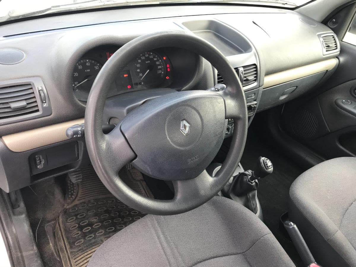 Renault Clio 1.5 DCI · Ano 2004 — imagem 18