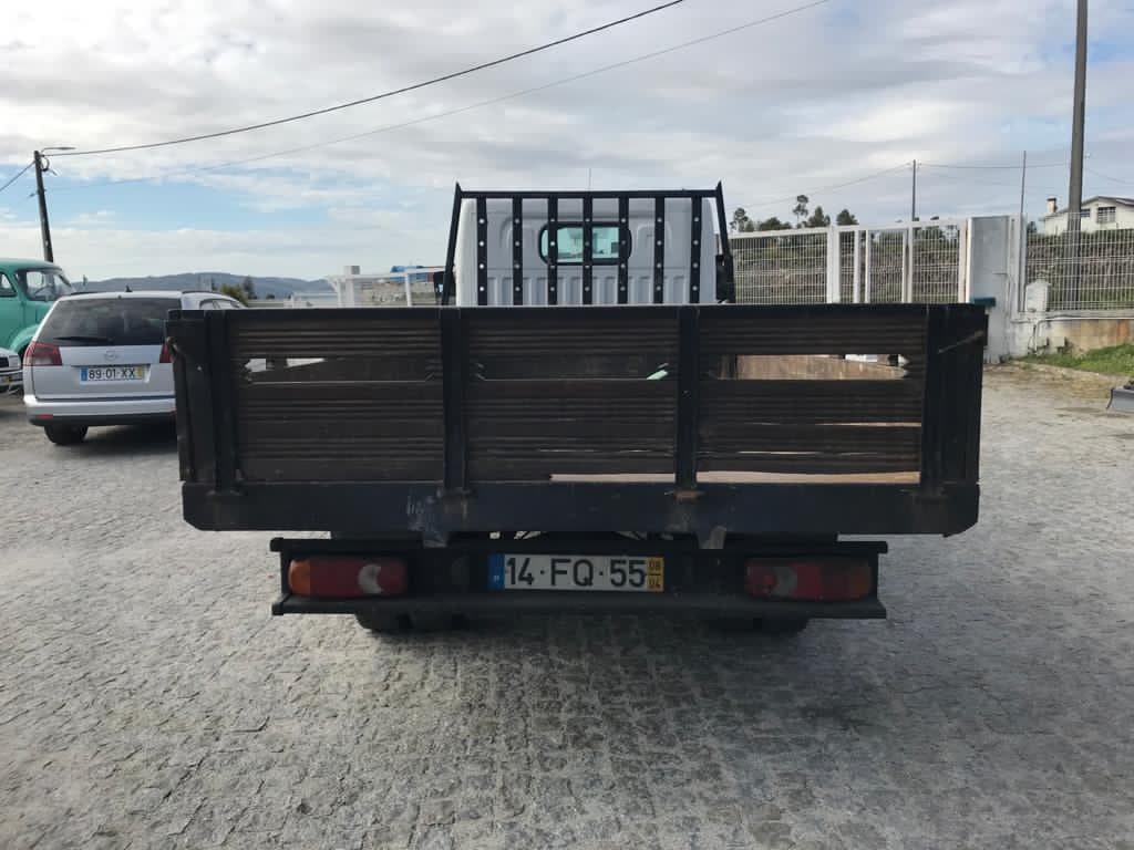 Nissan Cabstar F24 · Ano 2008 — image 5