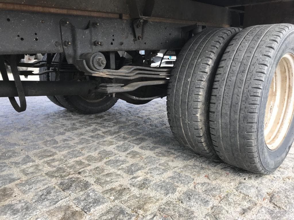 Nissan Cabstar F24 · Ano 2008 — image 7