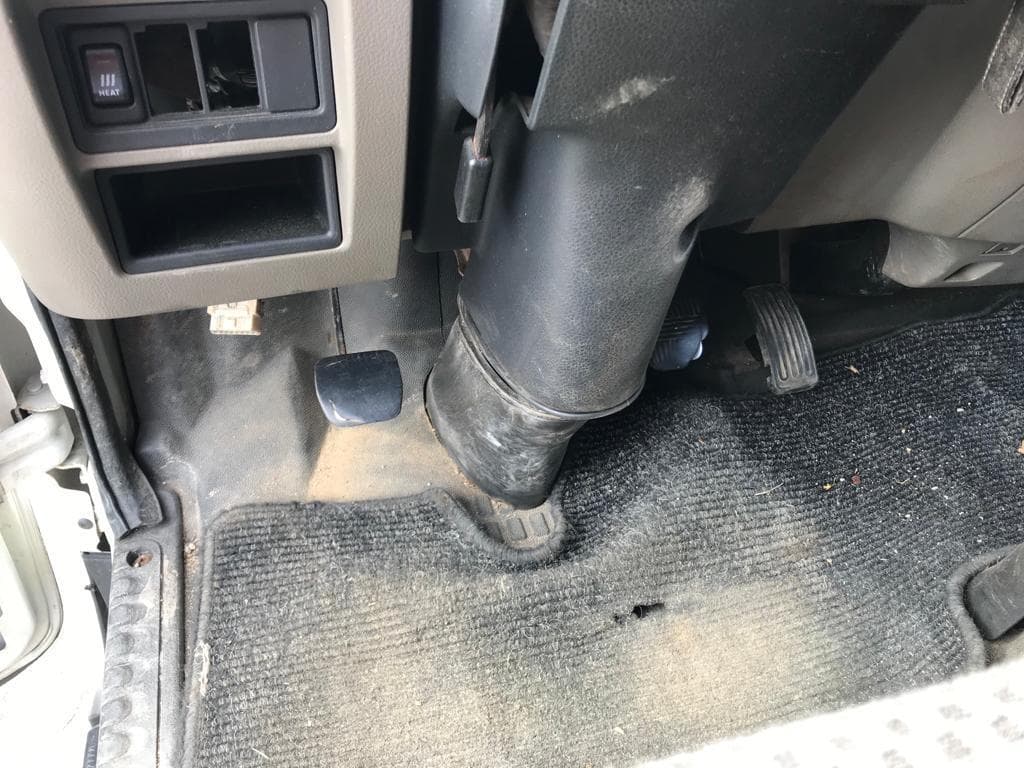 Nissan Cabstar F24 · Ano 2008 — image 11