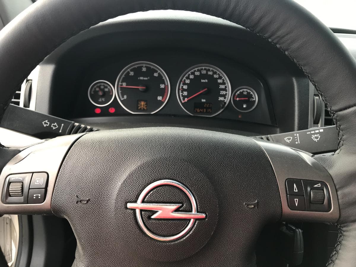 Opel Vectra 1.9 CDTI · Ano 2004 — imagem 24