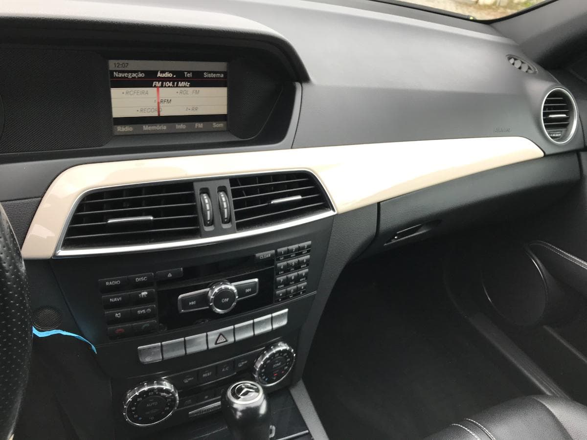 Mercedes-Benz C250 CDI · Ano 2012 — image 16