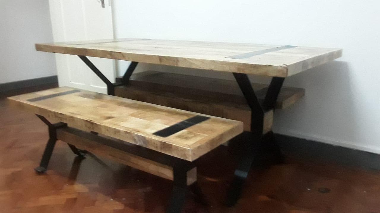 Mobiliário de Lar ·