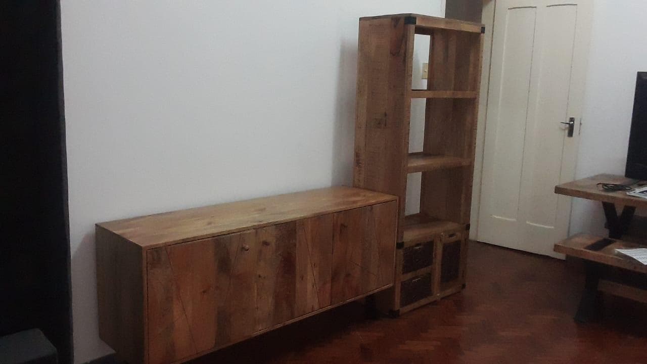 Mobiliário de Lar ·